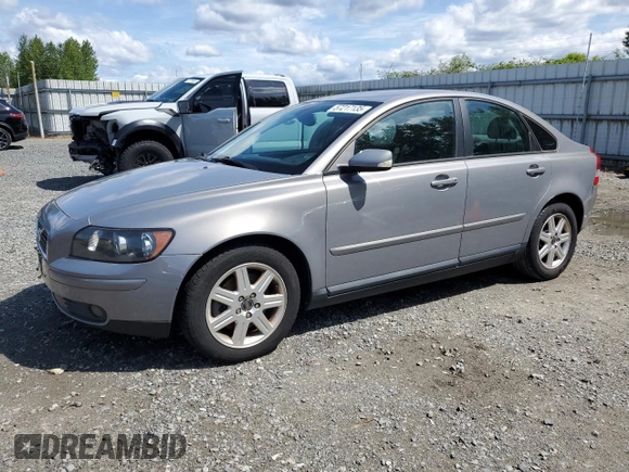 2004 Volvo S40 z VIN YV1MS382742006255, wystawiony jako Copart lot #57217135 z przebiegiem 66 740 mil mil oraz Szkoda całkowita • Salvage title. Historia ofert i sprzedaży dostępna na DreamBid. Obrazek 1.