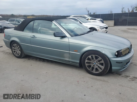 2002 BMW 3 Series 325Ci with VIN WBABS33402PG84108, listed as a Copart auction lot 88308915 with 238,035 mi miles and Non Repairable. Bid and sale history available at carsss.com. Image 4.