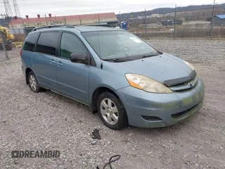 2008 Toyota Sienna CE with VIN 5TDZK23C88S170859, listed as a IAAI auction lot 41001504 with 0 mi miles. Bid and sale history available at carsss.com. Image 1.