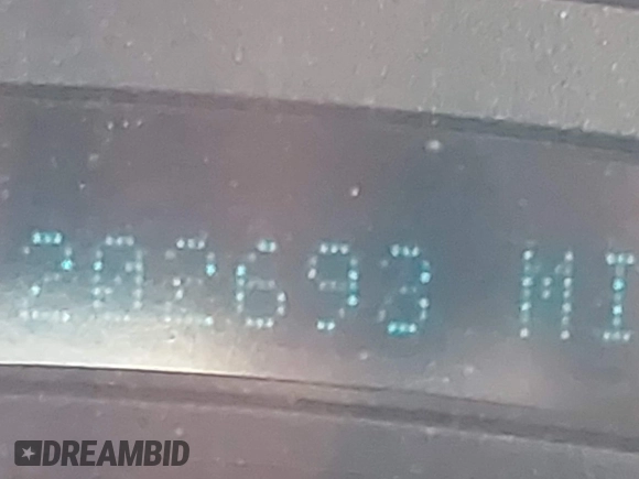 2006 Chevrolet Silverado 3500 SRW Wrk Trk z VIN 1GCHK34U36E213547, wystawiony jako IAAI lot #42521595 z przebiegiem 202 693 mil mil oraz . Historia ofert i sprzedaży dostępna na DreamBid. Obrazek 15.