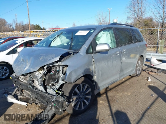 2019 Toyota Sienna LE with VIN 5TDJZ3DC4KS221245, listed as a IAAI auction lot 41455754 with 81,290 mi miles. Bid and sale history available at carsss.com. Image 18.