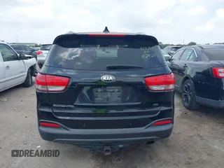 2016 Kia Sorento LX z VIN 5XYPGDA50GG112670, wystawiony jako IAAI lot #42170870 z przebiegiem 165 053 mil mil oraz . Historia ofert i sprzedaży dostępna na DreamBid. Obrazek 16.