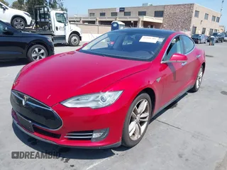 2014 Tesla Model S 60 with VIN 5YJSA1S11EFP33278, listed as a IAAI auction lot 42441781 with Not provided miles and . Bid and sale history available at DreamBid. Image 6.