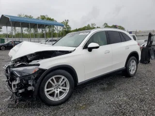 2024 Mercedes-Benz GLC 300 z VIN W1NKM4HB6RF225908, wystawiony jako Copart lot #51754425 z przebiegiem 5 996 mil mil oraz Szkoda całkowita • Salvage title. Historia ofert i sprzedaży dostępna na DreamBid. Obrazek 1.