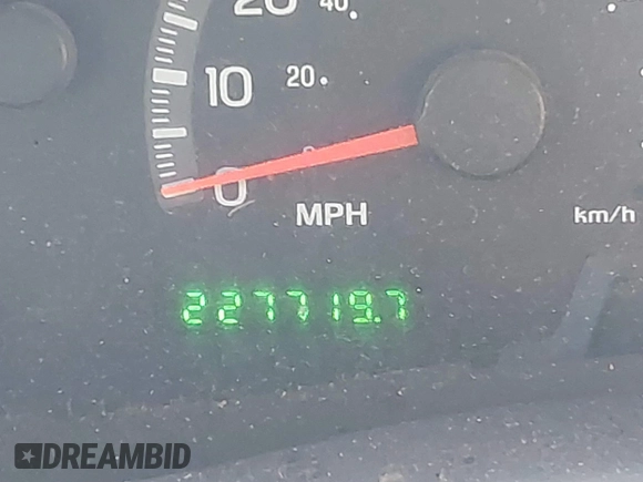 2000 Ford Expedition XLT with VIN 1FMRU1664YLB83051, listed as a IAAI auction lot 41326759 with 227,719 mi miles and . Bid and sale history available at DreamBid. Image 15.