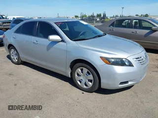 2007 Toyota Camry CE z VIN 4T1BE46K67U592089, wystawiony jako IAAI lot #42276656 z przebiegiem 211 743 mil mil oraz . Historia ofert i sprzedaży dostępna na DreamBid. Obrazek 1.