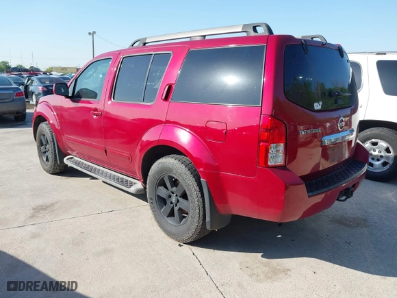 2011 Nissan Pathfinder SV with VIN 5N1AR1NNXBC621361, listed as a IAAI auction lot 41960768 with 194,620 mi miles. Bid and sale history available at carsss.com. Image 3.