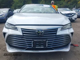 2019 Toyota Avalon XLE z VIN 4T1BZ1FB5KU009197, wystawiony jako IAAI lot #40331217 z przebiegiem 35 927 mil mil oraz . Historia ofert i sprzedaży dostępna na DreamBid. Obrazek 12.