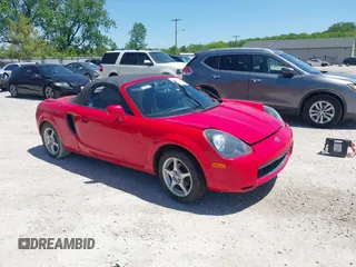 2001 Toyota MR2 z VIN JTDFR320410040517, wystawiony jako IAAI lot #42235478 z przebiegiem 61 511 mil mil oraz . Historia ofert i sprzedaży dostępna na DreamBid. Obrazek 1.