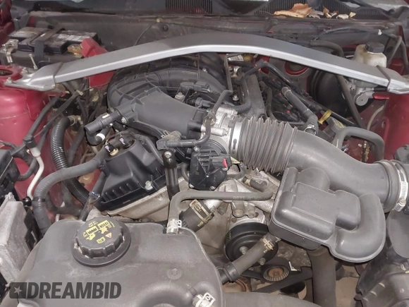 2013 Ford Mustang V6 с VIN 1ZVBP8EM8D5200645, выставлен на аукционе IAAI как лот 41035547 с пробегом 156 702 миль миль и . История ставок и продаж доступна на DreamBid. Изображение 10.