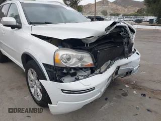 2014 Volvo XC90 with VIN YV4952CY6E1702554, listed as a IAAI auction lot 42073221 with 151,089 mi miles. Bid and sale history available at carsss.com. Image 17.