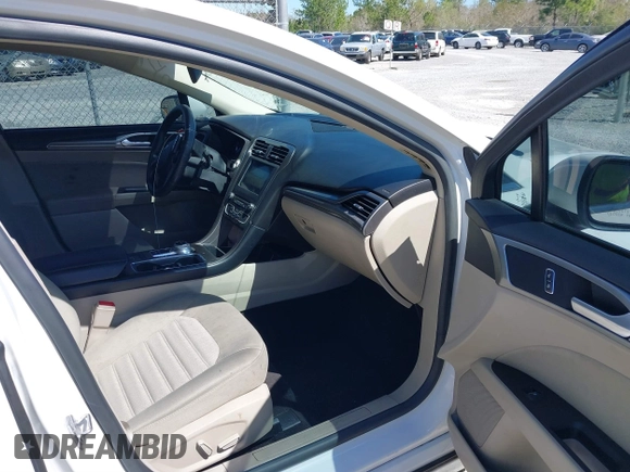 2018 Ford Fusion SE z VIN 3FA6P0H77JR142828, wystawiony jako IAAI lot #41820649 z przebiegiem 208 517 mil mil oraz . Historia ofert i sprzedaży dostępna na DreamBid. Obrazek 5.