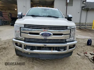 2019 Ford F-350 XL with VIN 1FT8W3BT4KEG86558, listed as a Copart auction lot 59364425 with 152,253 mi miles and Salvage title. Bid and sale history available at DreamBid. Image 5.