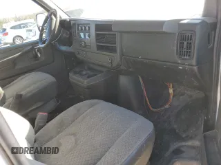 2014 GMC Savana Cargo Van with VIN 1GTW7FCA3E1915858, listed as a Copart auction lot 81833324 with 249,661 mi miles and Salvage Title. Bid and sale history available at carsss.com. Image 8.
