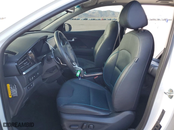 2020 Kia Niro EV EX Premium with VIN KNDCE3LG8L5080860, listed as a Copart auction lot 72027334 with 44,903 mi miles and Salvage Title. Bid and sale history available at carsss.com. Image 7.
