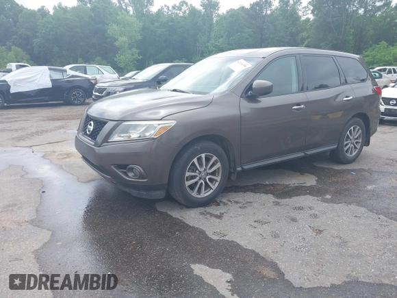 2015 Nissan Pathfinder S with VIN 5N1AR2MN0FC622662, listed as a IAAI auction lot 42116398 with 172,935 mi miles. Bid and sale history available at carsss.com. Image 2.