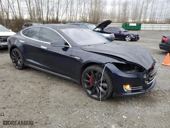 2014 Tesla Model S P85D with VIN 5YJSA1H29EFP62480, listed as a Copart auction lot 49725535 with 102879 miles and Salvage Title. Bid and sale history available at carsss.com. Image 4.