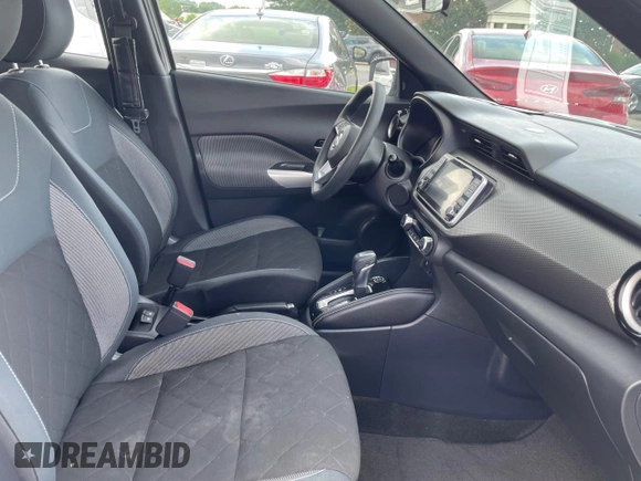 2020 Nissan Kicks SV with VIN 3N1CP5CVXLL502134, listed as a Copart auction lot 61497105 with 106,650 mi miles and Salvage title. Bid and sale history available at DreamBid. Image 5.