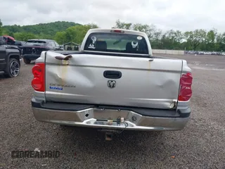 2007 Dodge Dakota ST z VIN 1D7HE22K37S177984, wystawiony jako IAAI lot #42330481 z przebiegiem 98 424 mil mil oraz . Historia ofert i sprzedaży dostępna na DreamBid. Obrazek 17.