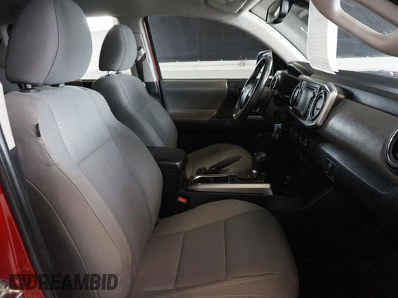 2019 Toyota Tacoma SR z VIN 3TMCZ5AN9KM215368, wystawiony jako Copart lot #58603195 z przebiegiem 84 380 mil mil oraz Szkoda całkowita • Salvage title. Historia ofert i sprzedaży dostępna na DreamBid. Obrazek 5.