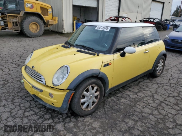 2003 MINI Hardtop z VIN WMWRC33473TE17827, wystawiony jako Copart lot #44011515 z przebiegiem 119 042 mil mil oraz Szkoda całkowita • Salvage title. Historia ofert i sprzedaży dostępna na DreamBid. Obrazek 1.