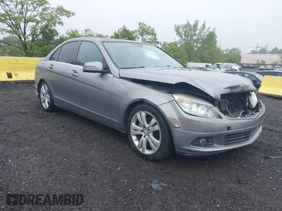 2010 Mercedes-Benz C 300 Sport z VIN WDDGF8BBXAR096359, wystawiony jako IAAI lot #42315575 z przebiegiem 98 293 mil mil oraz . Historia ofert i sprzedaży dostępna na DreamBid. Obrazek 1.