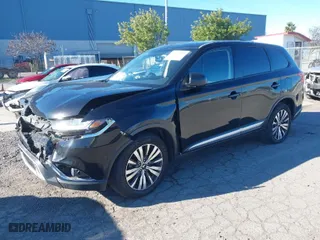 2019 Mitsubishi Outlander ES with VIN JA4AD2A36KZ017617, listed as a IAAI auction lot 41357728 with 252,811 mi miles. Bid and sale history available at carsss.com. Image 2.