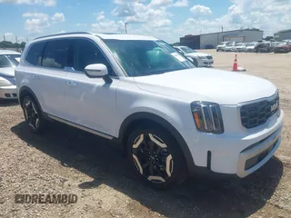 2025 Kia Telluride S with VIN 5XYP6DGC0SG590900, listed as a IAAI auction lot 42706596 with 6,712 mi miles and . Bid and sale history available at DreamBid. Image 1.