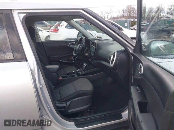 2020 Kia Soul S with VIN KNDJ23AU7L7021232, listed as a IAAI auction lot 41637326 with 87,689 mi miles. Bid and sale history available at carsss.com. Image 5.