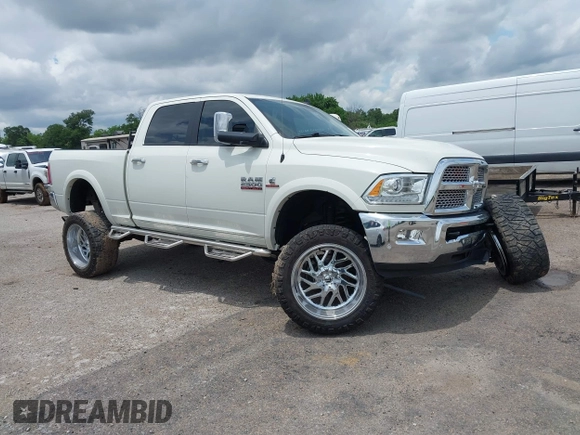 2018 Ram 2500 Laramie с VIN 3C6UR5FL6JG325908, выставлен на аукционе IAAI как лот 42463952 с пробегом 54 496 миль миль и . История ставок и продаж доступна на DreamBid. Изображение 1.