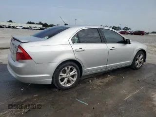 2012 Ford Fusion SE z VIN 3FAHP0HA1CR218938, wystawiony jako Copart lot #59588135 z przebiegiem 111 243 mil mil oraz Szkoda całkowita • Salvage title. Historia ofert i sprzedaży dostępna na DreamBid. Obrazek 3.