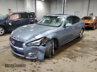 2016 Infiniti Q70 z VIN JN1BY1AR4GM271007, wystawiony jako Copart lot #56108115 z przebiegiem 139 502 mil mil oraz Szkoda całkowita • Salvage title. Historia ofert i sprzedaży dostępna na DreamBid. Obrazek 1.