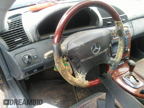 2001 Mercedes-Benz CL 500/600 z VIN WDBPJ75J81A013014, wystawiony jako IAAI lot #42376709 z przebiegiem Nie podano mil oraz . Historia ofert i sprzedaży dostępna na DreamBid. Obrazek 7.