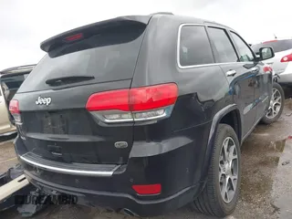 2021 Jeep Grand Cherokee Overland z VIN 1C4RJFCG4MC621214, wystawiony jako IAAI lot #42188010 z przebiegiem 15 559 mil mil oraz . Historia ofert i sprzedaży dostępna na DreamBid. Obrazek 4.