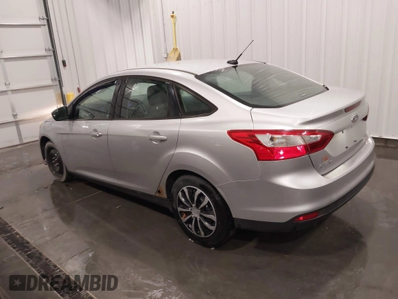2012 Ford Focus SE with VIN 1FAHP3F24CL217049, listed as a IAAI auction lot 41825450 with 86,573 mi miles. Bid and sale history available at carsss.com. Image 3.