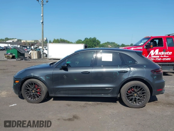 2018 Porsche Macan GTS z VIN WP1AG2A57JLB64544, wystawiony jako IAAI lot #42561773 z przebiegiem 59 400 mil mil oraz . Historia ofert i sprzedaży dostępna na DreamBid. Obrazek 14.
