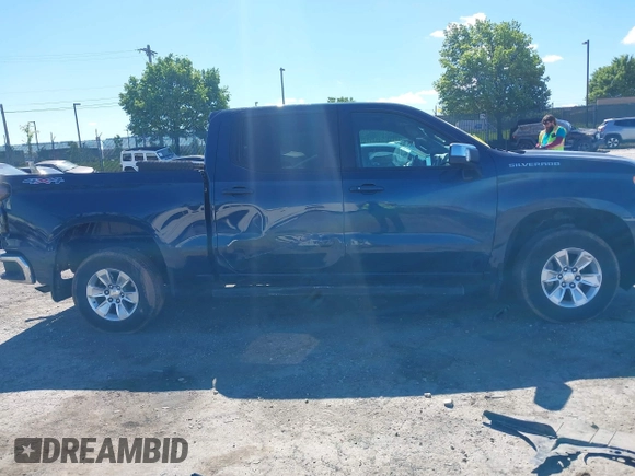 2020 Chevrolet Silverado 1500 LT z VIN 1GCUYDED0LZ330282, wystawiony jako IAAI lot #42091221 z przebiegiem 40 320 mil mil oraz . Historia ofert i sprzedaży dostępna na DreamBid. Obrazek 13.