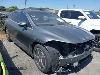 2023 Mercedes-Benz EQS 580 z VIN 4JGDM4EB1PA019745, wystawiony jako IAAI lot #41629685 z przebiegiem 8 806 mil mil oraz . Historia ofert i sprzedaży dostępna na DreamBid. Obrazek 1.