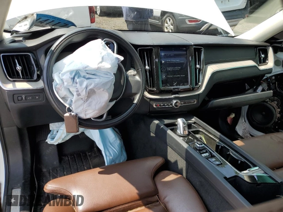 2018 Volvo XC60 Inscription with VIN LYVBR0DL9JB087839, listed as a Copart auction lot 61355163 with 57,173 mi miles. Bid and sale history available at carsss.com. Image 8.