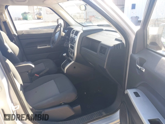 2008 Jeep Patriot Sport с VIN 1J8FT28W88D636040, выставлен на аукционе IAAI как лот 41433558 с пробегом 143 563 миль миль и . История ставок и продаж доступна на DreamBid. Изображение 5.