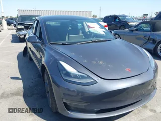 2023 Tesla Model 3 z VIN 5YJ3E1EA5PF401299, wystawiony jako IAAI lot #41968352 z przebiegiem 20 541 mil mil oraz . Historia ofert i sprzedaży dostępna na DreamBid. Obrazek 1.