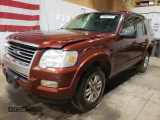 2010 Ford Explorer XLT z VIN 1FMEU7DE5AUA62816, wystawiony jako Copart lot #55836735 z przebiegiem 194 926 mil mil oraz Szkoda całkowita • Salvage title. Historia ofert i sprzedaży dostępna na DreamBid. Obrazek 1.