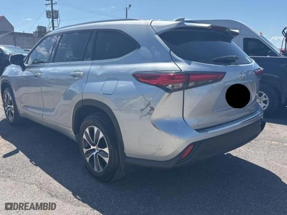 2020 Toyota Highlander XLE with VIN 5TDGZRAH2LS509392, listed as a Copart auction lot 54594555 with 123,365 mi miles and Clean Title. Bid and sale history available at carsss.com. Image 3.