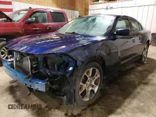 2015 Dodge Charger SXT z VIN 2C3CDXJG5FH810299, wystawiony jako Copart lot #55649945 z przebiegiem 135 864 mil mil oraz Szkoda całkowita • Salvage title. Historia ofert i sprzedaży dostępna na DreamBid. Obrazek 1.