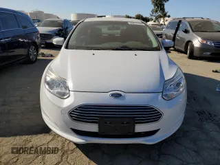 2014 Ford Focus Electric z VIN 1FADP3R47EL364156, wystawiony jako Copart lot #88815175 z przebiegiem 80 828 mil mil oraz Szkody całkowita. Historia ofert i sprzedaży dostępna na DreamBid. Obrazek 5.