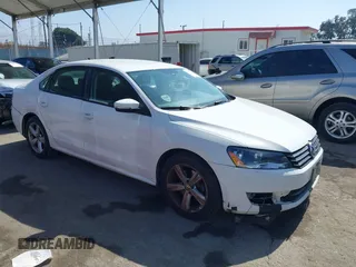 2013 Volkswagen Passat SE z VIN 1VWBP7A32DC013114, wystawiony jako IAAI lot #42397874 z przebiegiem 186 882 mil mil oraz . Historia ofert i sprzedaży dostępna na DreamBid. Obrazek 1.