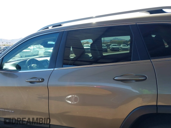 2021 Jeep Cherokee Altitude with VIN 1C4PJLLBXMD155096, listed as a IAAI auction lot 41746319 with 99,423 mi miles and . Bid and sale history available at DreamBid. Image 15.