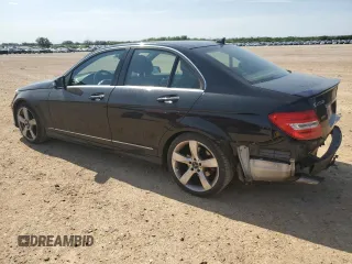 2014 Mercedes-Benz C 250 Sport z VIN WDDGF4HBXEA965367, wystawiony jako Copart lot #55700405 z przebiegiem 128 768 mil mil oraz Szkoda całkowita • Salvage title. Historia ofert i sprzedaży dostępna na DreamBid. Obrazek 2.