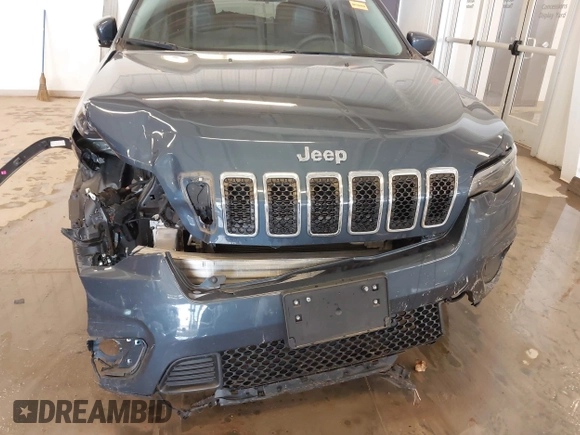 2020 Jeep Cherokee Latitude Plus with VIN 1C4PJLLB8LD561134, listed as a IAAI auction lot 41575062 with 30,780 mi miles. Bid and sale history available at carsss.com. Image 6.