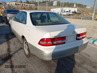 2001 Lexus ES with VIN JT8BF28G210299821, listed as a IAAI auction lot 41539064 with 248,063 mi miles. Bid and sale history available at carsss.com. Image 3.